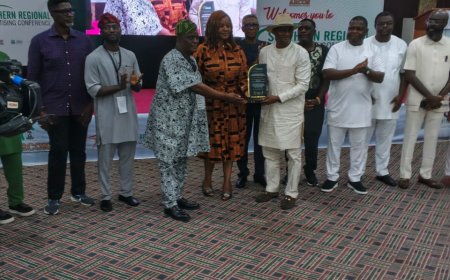 Advertising Practitioners Association (APA) present a leadership award to ARCON Director General